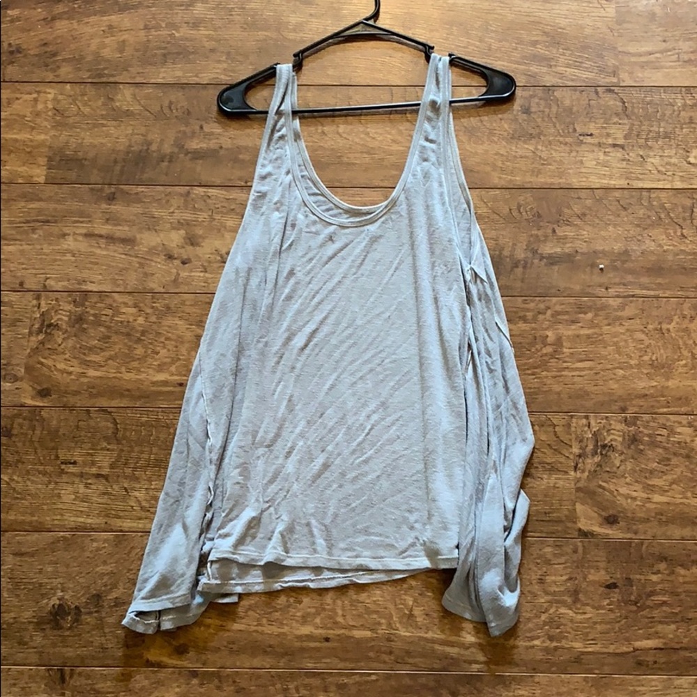 Light grey/taupe tank